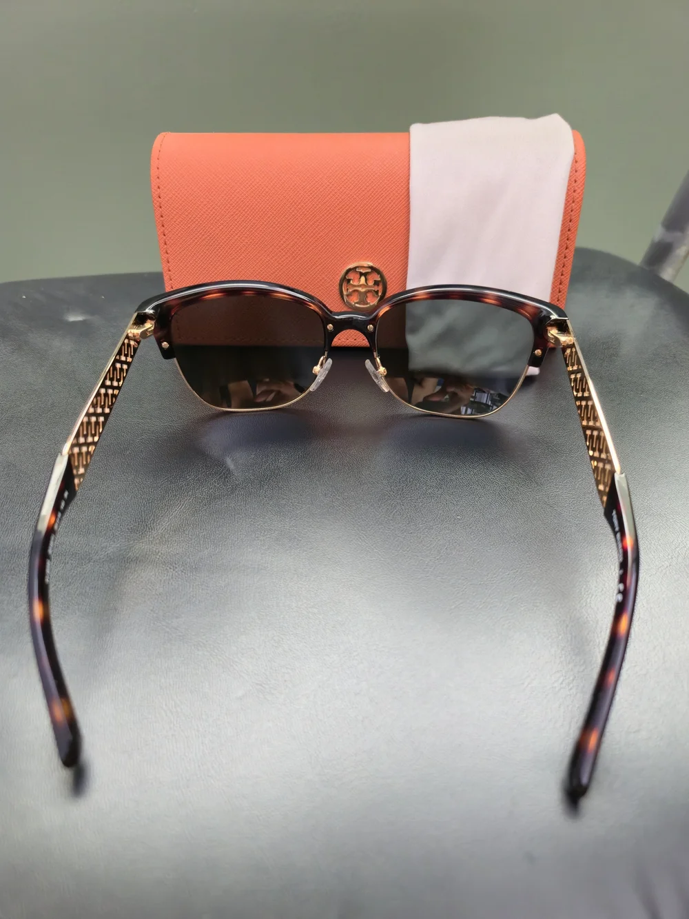 Tory Burch - TY6032 Sunglasses 🕶